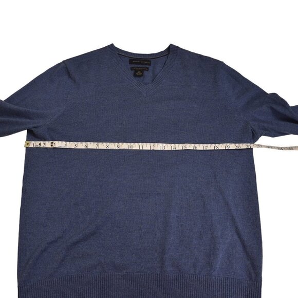 Banana Republic Extra Fine Merino Wool  Blue V-Neck Size Large - Picture 7 of 8